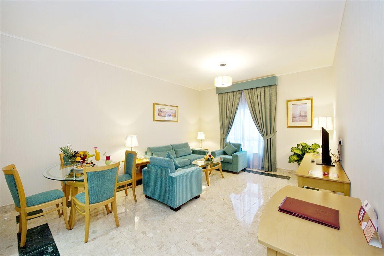 Aparthotel Al Bustan Centre & 4*